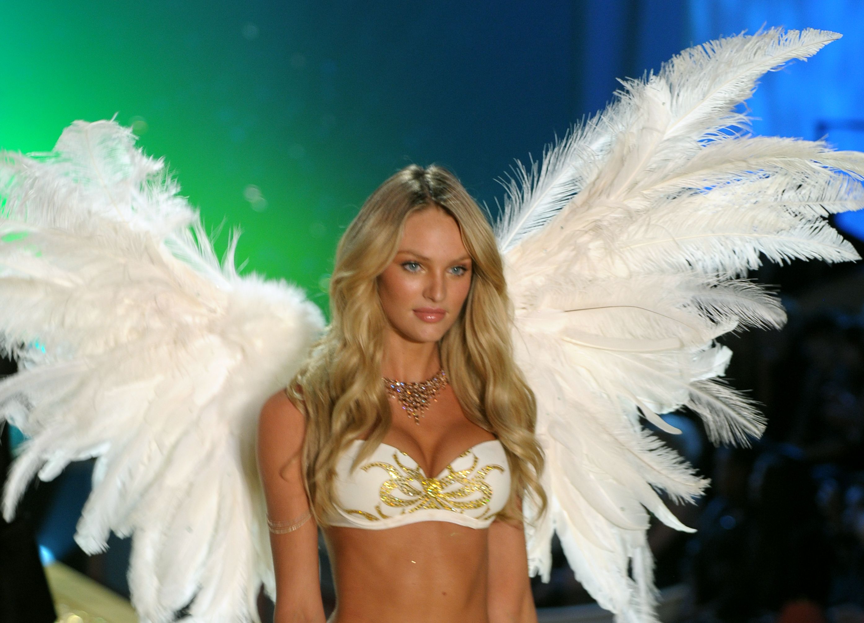 shutterstock_Candice Swanepoel