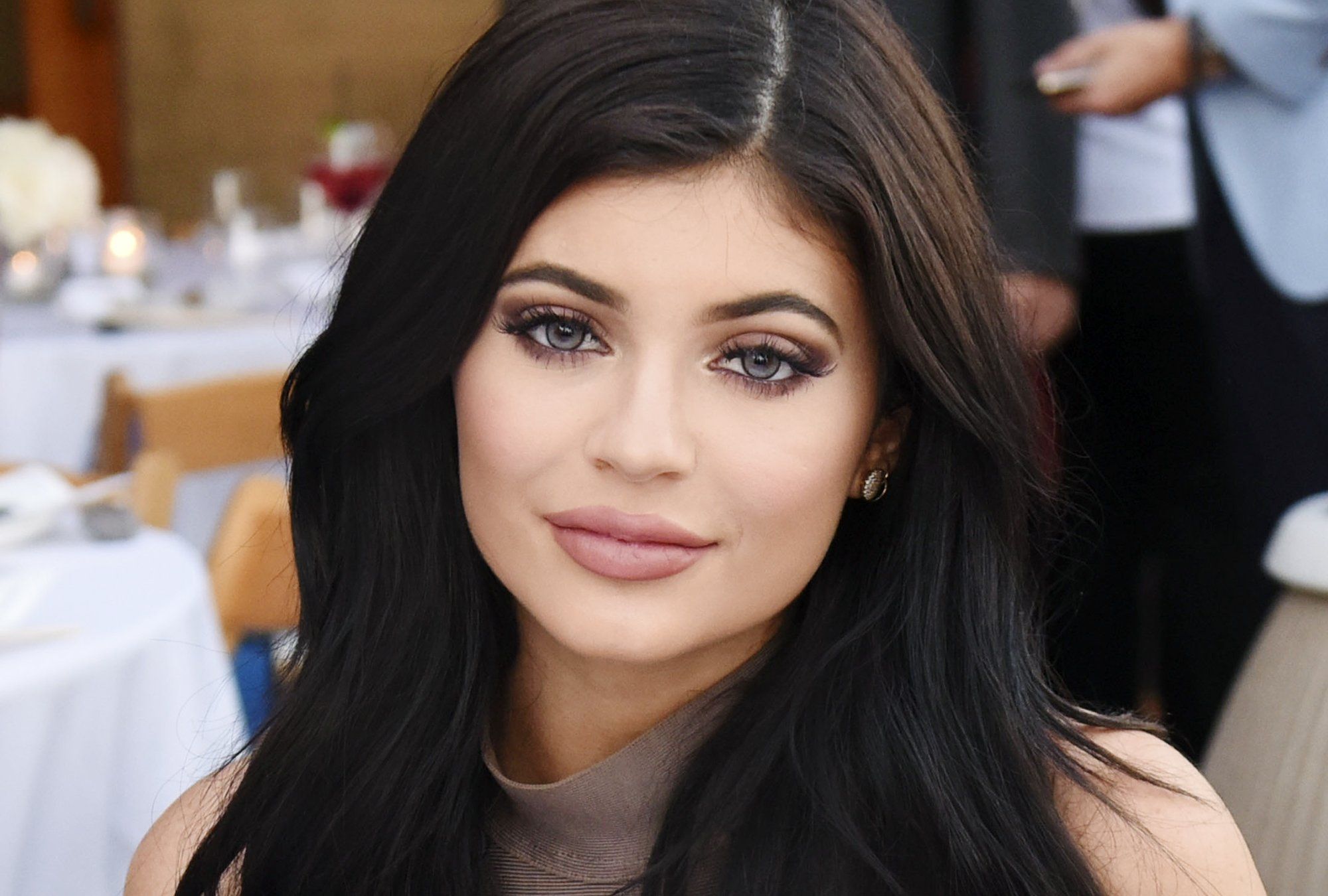 10 Times Kylie Jenners Lips Fluctuated In 2015 Therichest 