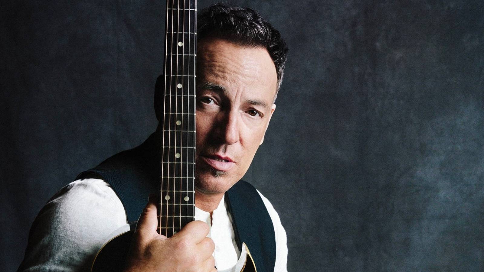 How Bruce Springsteen Looks So Good In His 70s