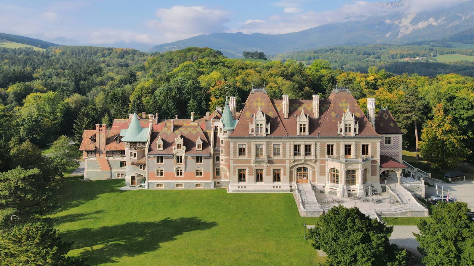 The Most Expensive Houses Owned By The Rothschild Family, Ranked