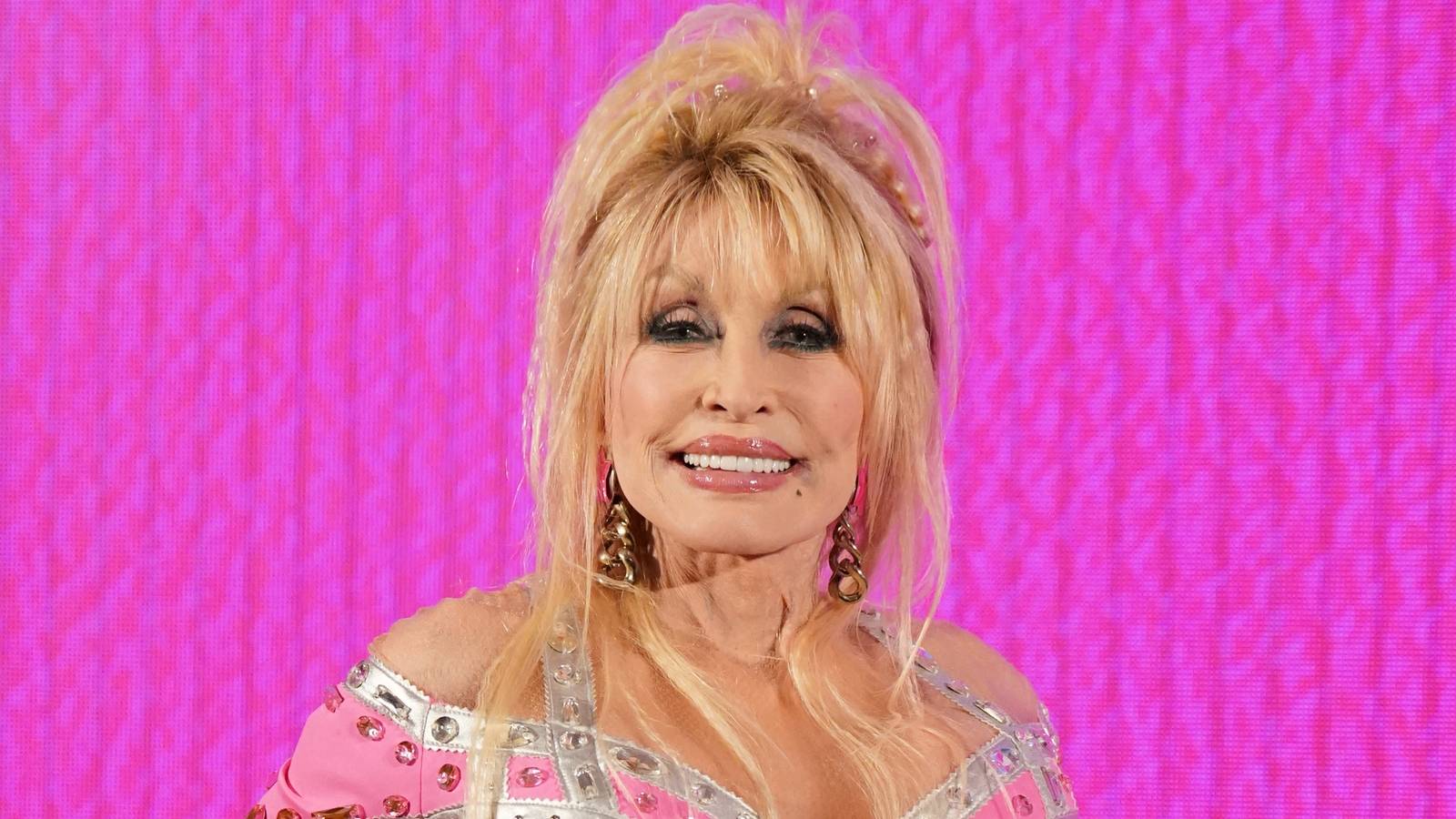 Why Dolly Parton Isn't A Billionaire In 2024