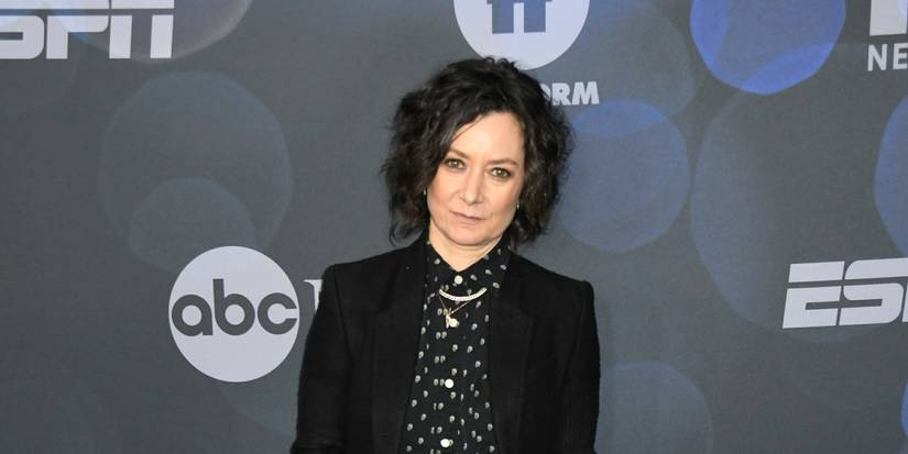 Sara Gilbert Relists Her Modern Los Angeles Farmhouse For $10 Million