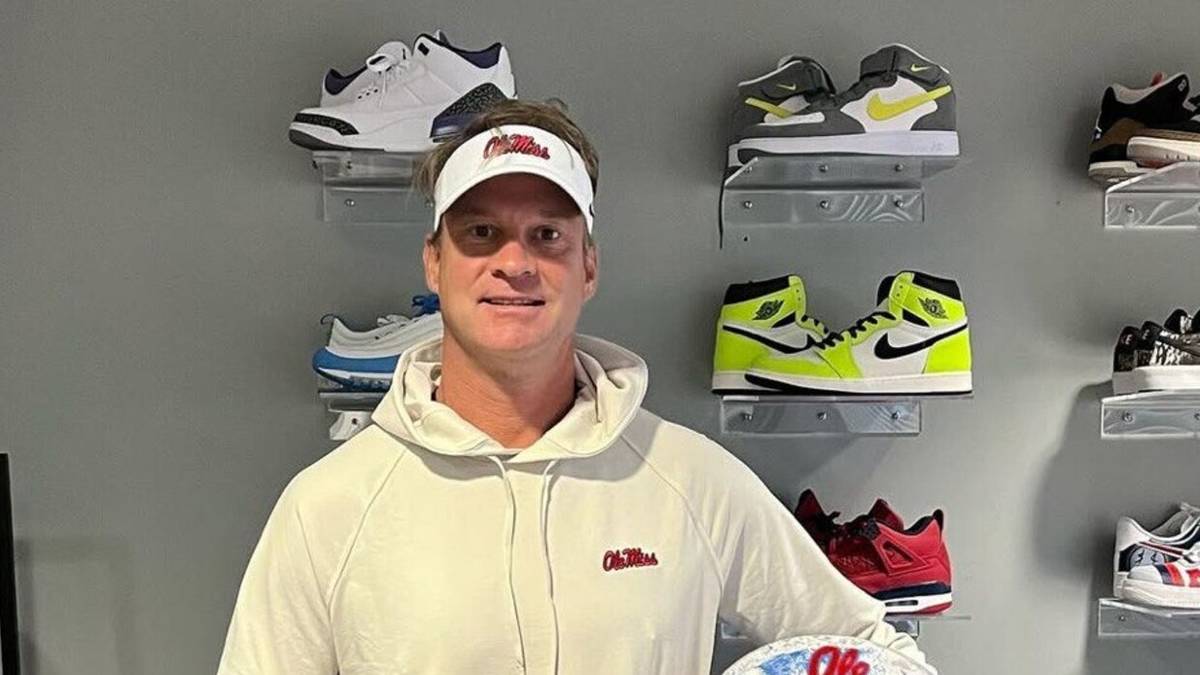 LSU In Talks Over Potential $90 Million Deal With Coach Lane Kiffin