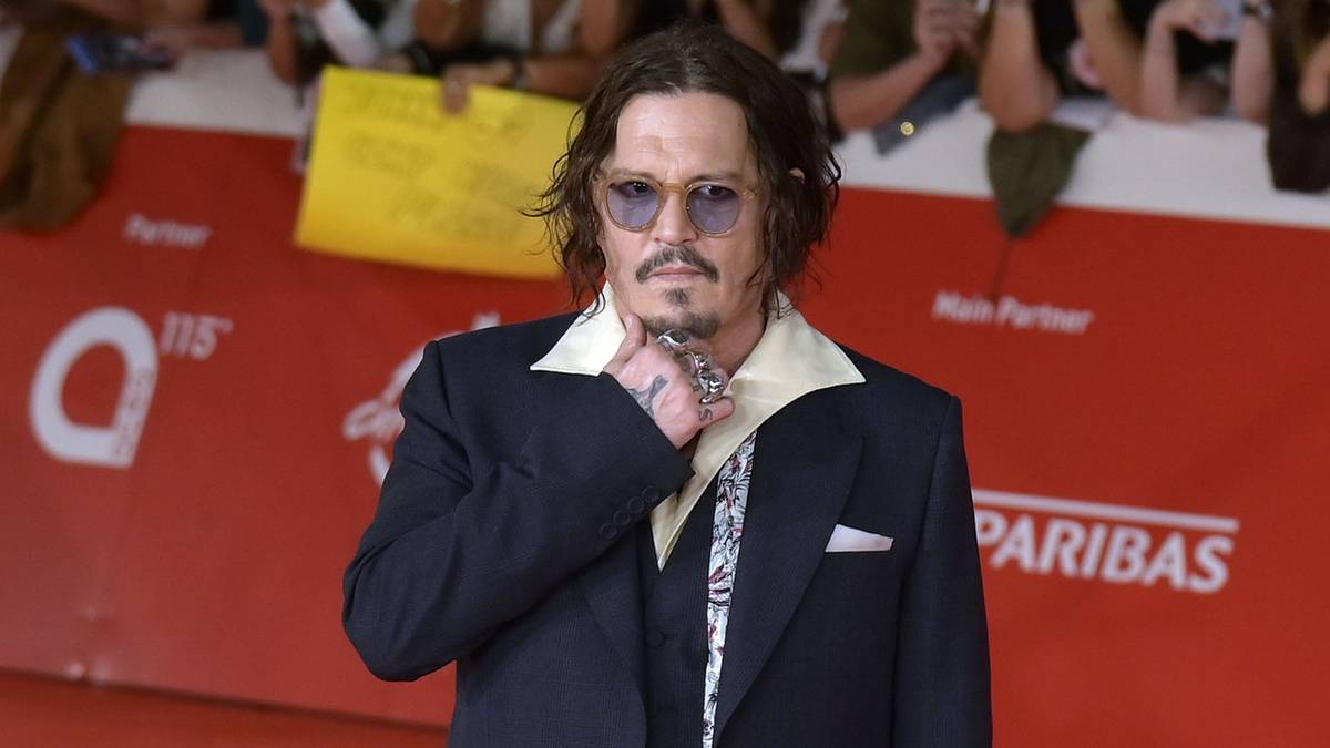 Johnny Depp Loses $700K To Fraudster After His Bank Card Details Are Leaked