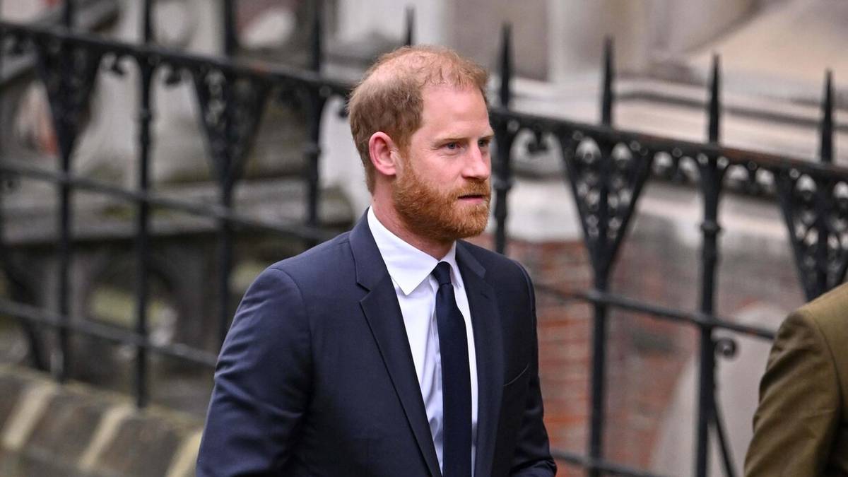 Prince Harry Reportedly Struggles To Cover Legal Fees As Star Offers Help