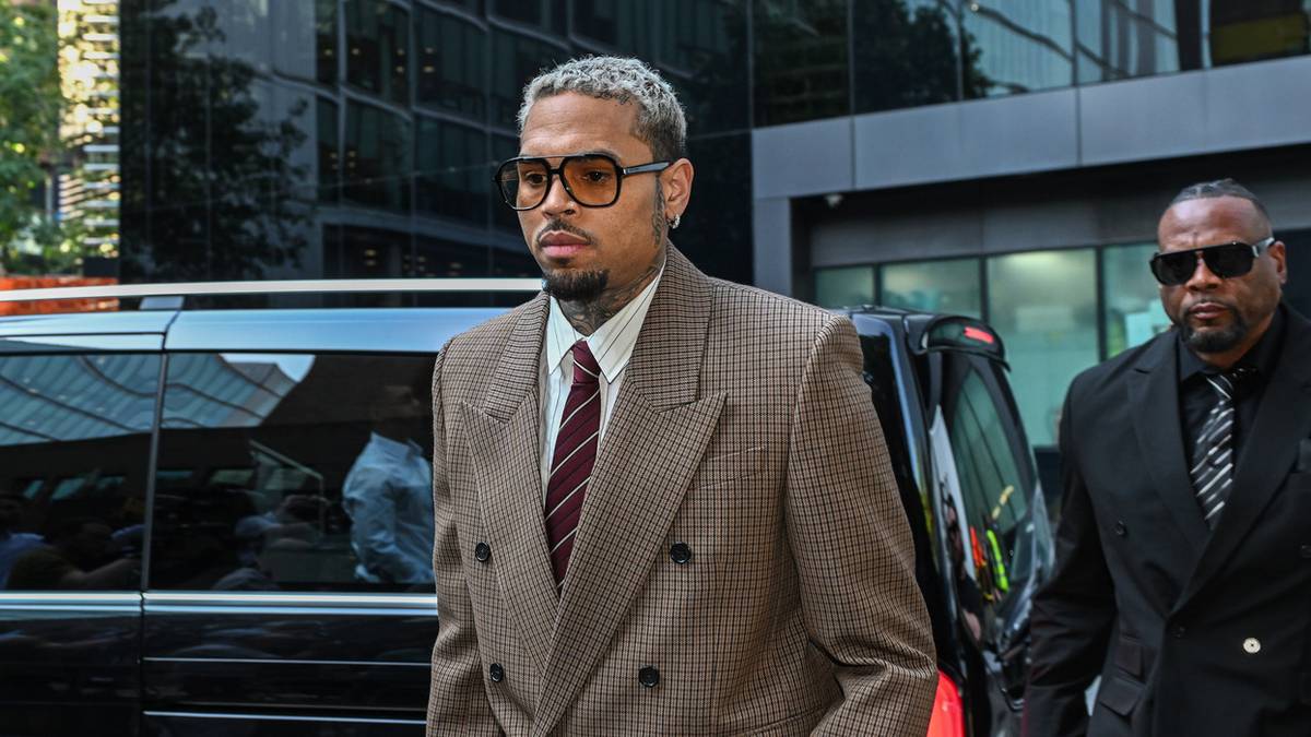 Chris Brown Goes Off On The Music Industry And Other Celebrities In A Fiery Outburst