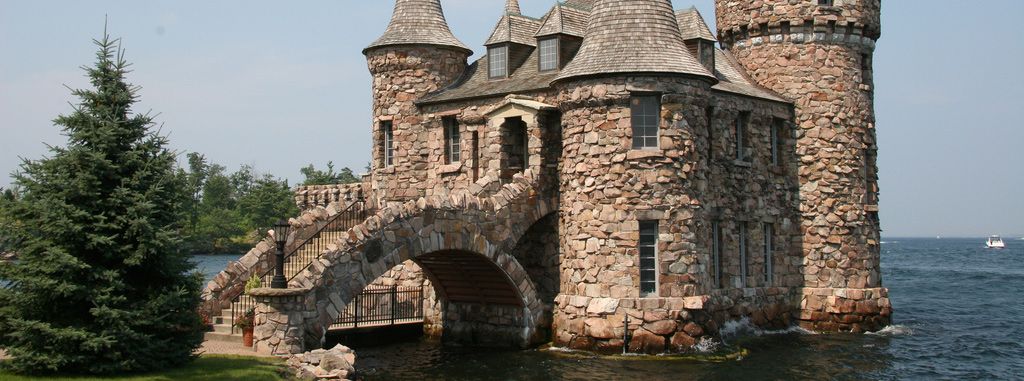 The Top 10 Biggest Castles in the World